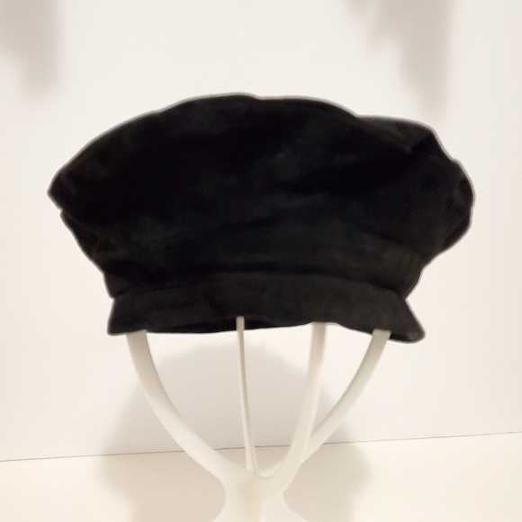 Suede Beret in Black with Tassel - Picture 9 of 10